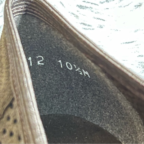 Stuart Weitzman Fairfield Brown Ultra Suede - 10.5 - Picture 9 of 9